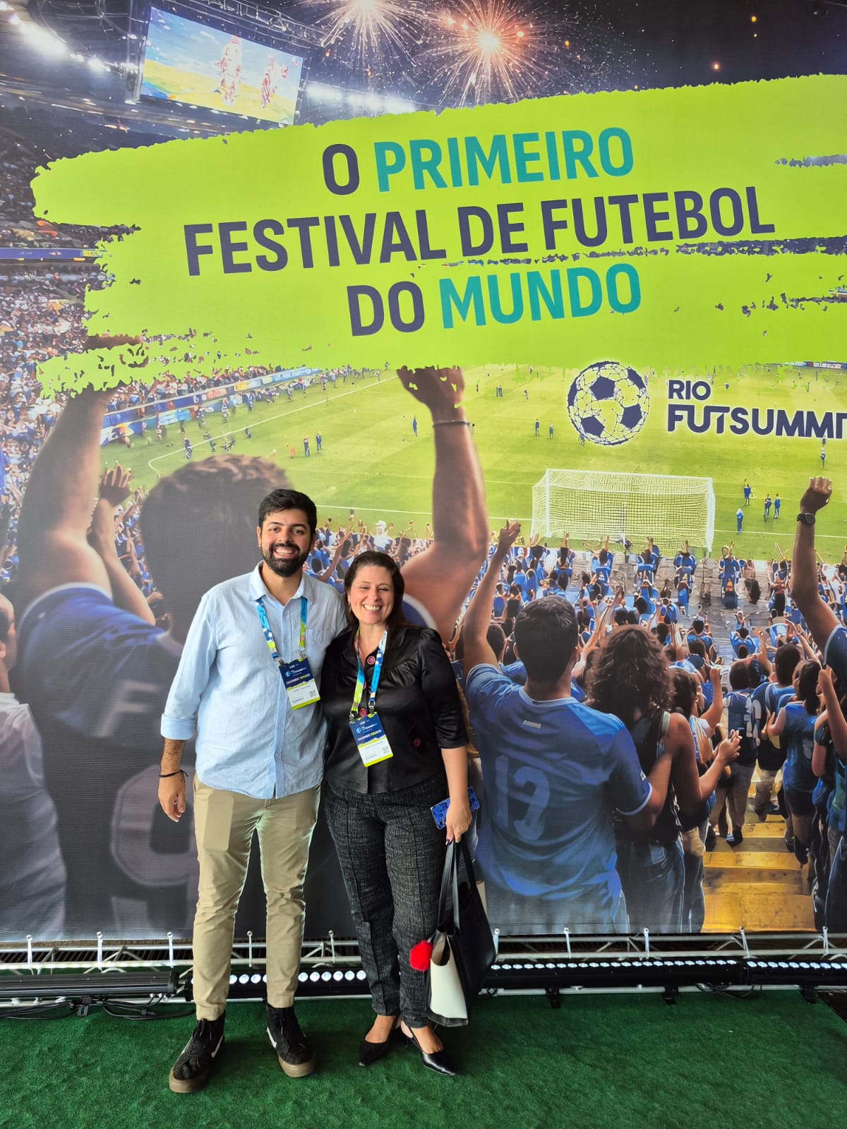 O coordenador Daniel Fagundes e a repórter esportiva Dani Esperon prestigiaram o evento