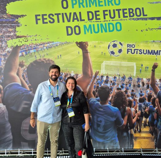 O coordenador Daniel Fagundes e a repórter esportiva Dani Esperon prestigiaram o evento